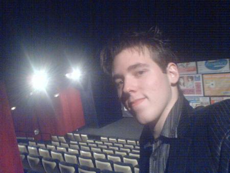 Vient voir ls com�diens voir un film lol ptite pub pour le cin�ma d'autun ou ya pas grand monde^^ ca fait publicitaire sur cette foto ^^