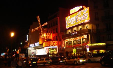 Be careful, les verres de coca volent...