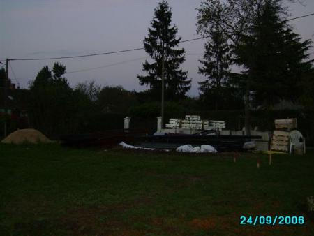 Ay� les mat�riaux de la maison sont arriv�s ya plus qua attendre la construction!!!! let's go..............