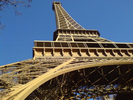 sous l'effel tower